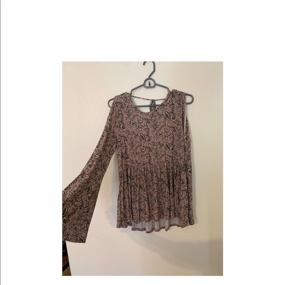AE Soft & Sexy open shoulder/back blouse